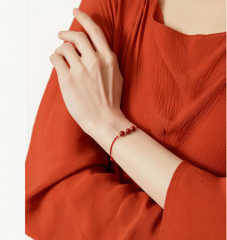 [Complete. Bracelet]