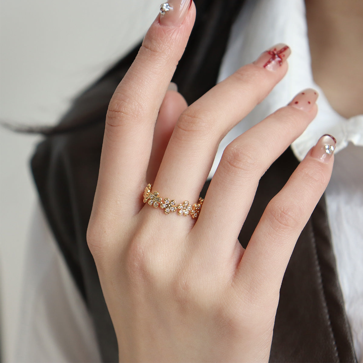 "Flower Time" clover ring
